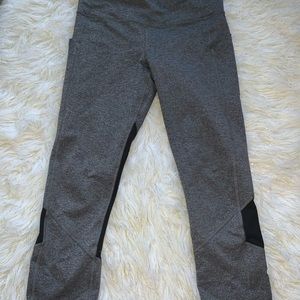 Lululemon athletica cropped leggings with pockets